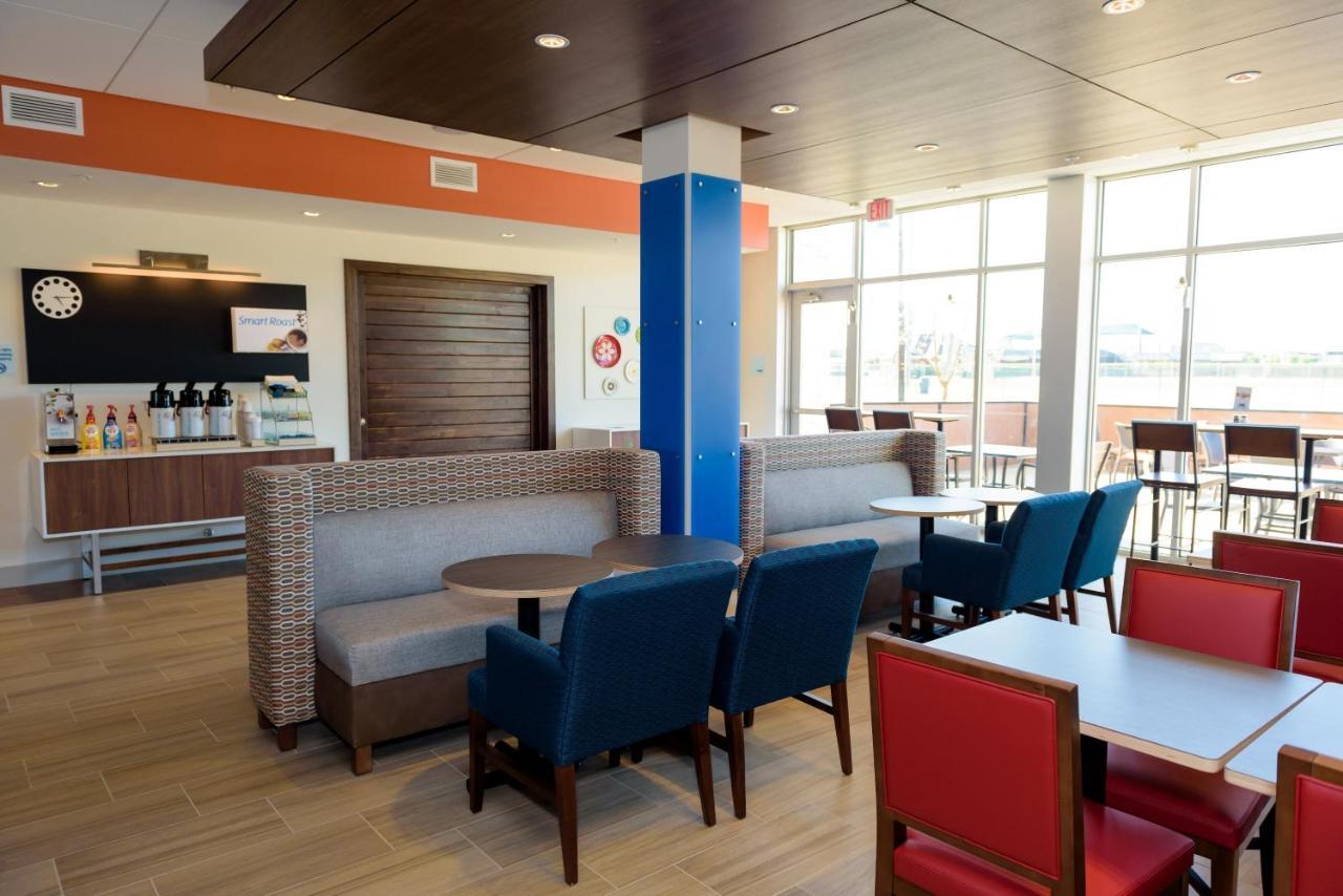 Holiday Inn Express & Suites Mckinney - Frisco East By Ihg Exteriér fotografie