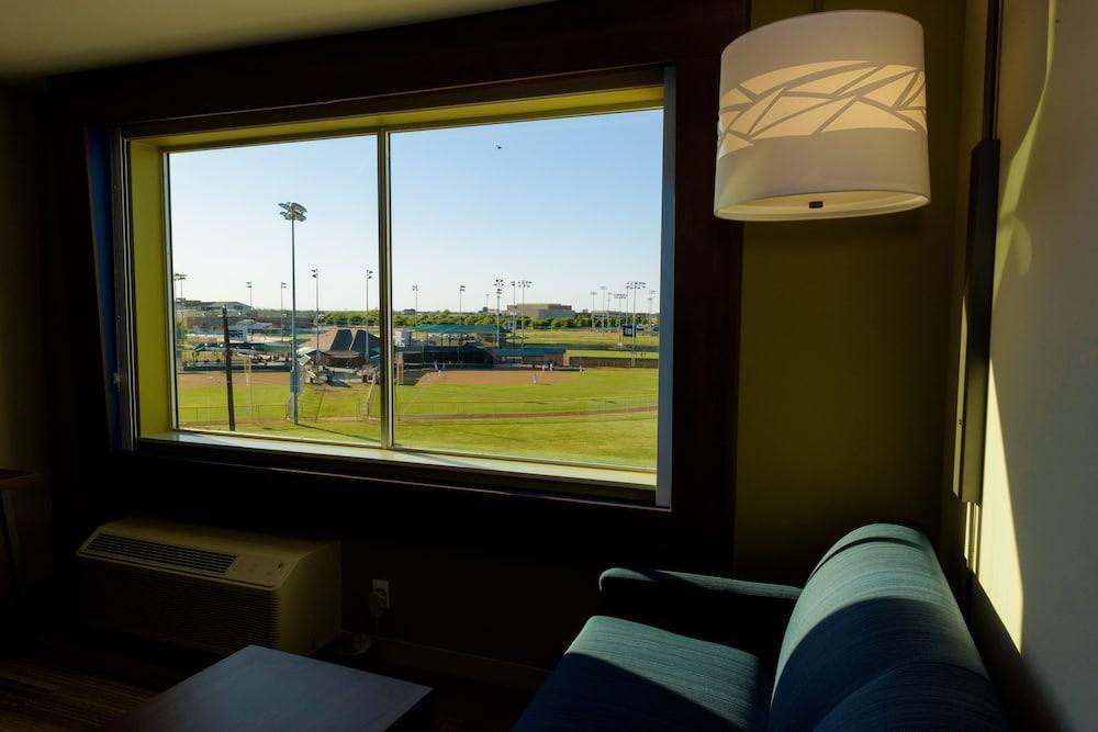 Holiday Inn Express & Suites Mckinney - Frisco East By Ihg Exteriér fotografie